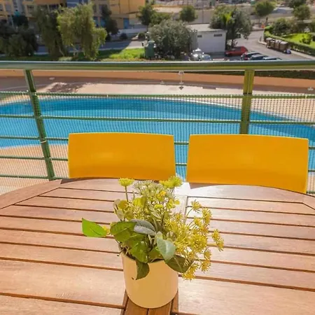 アパート Primavera E Piscina ポルティマン