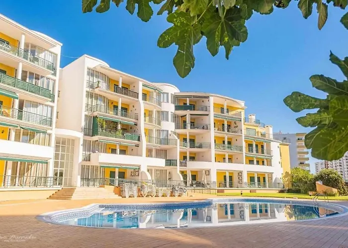 Apartament Primavera E Piscina